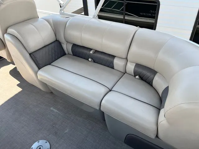 Slide: The Image of Sun Tracker 24PB XP3 2020 - 27