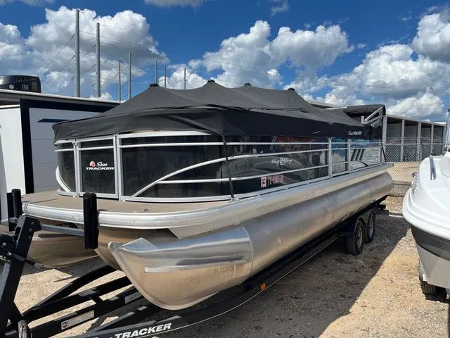 Slide: The Image of Sun Tracker 24PB XP3 2020 - 8