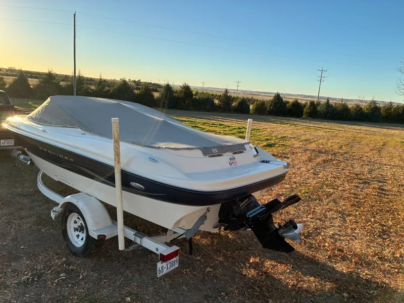 Slide: The Image of Bayliner CAPRI 2002 - 10