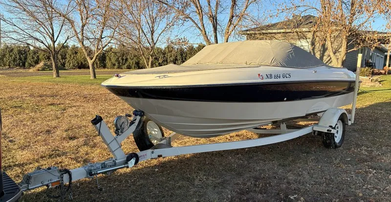 Slide: The Image of Bayliner CAPRI 2002 - 2