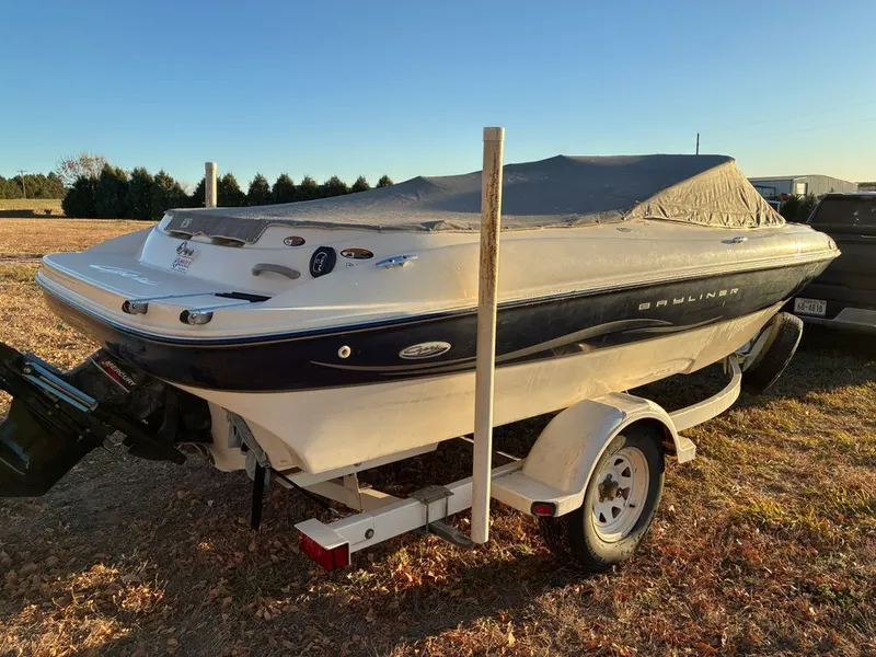 Slide: The Image of Bayliner CAPRI 2002 - 7