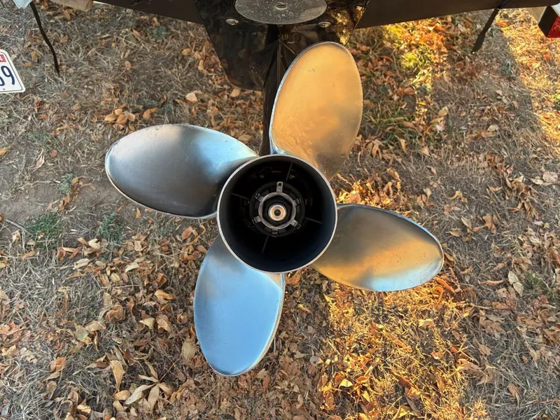 Slide: The Image of Bayliner CAPRI 2002 - 9