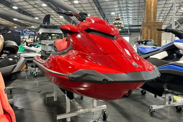 Slide: The Image of Yamaha GP SVHO-TORCH RED 2026 - 17