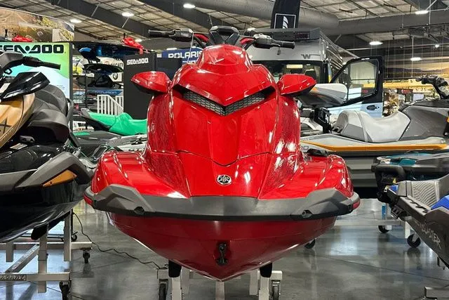 Slide: The Image of Yamaha GP SVHO-TORCH RED 2026 - 3