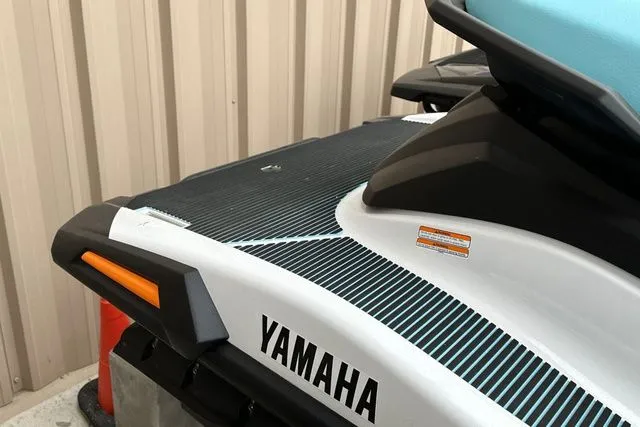 Slide: The Image of Yamaha VX-WHITE/MINT 2026 - 10