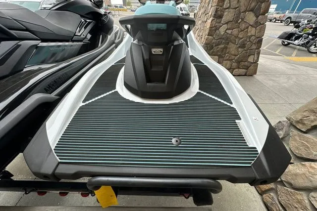 Slide: The Image of Yamaha VX-WHITE/MINT 2026 - 12