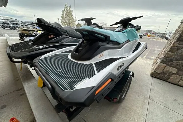 Slide: The Image of Yamaha VX-WHITE/MINT 2026 - 22