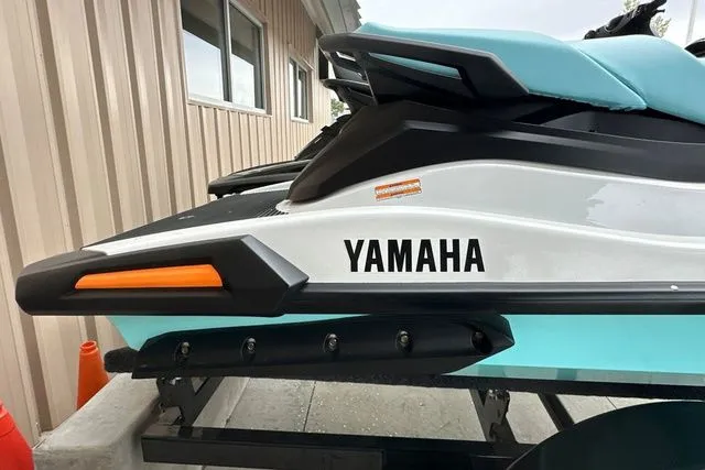 Slide: The Image of Yamaha VX-WHITE/MINT 2026 - 28