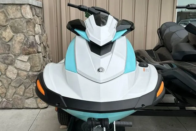 Slide: The Image of Yamaha VX-WHITE/MINT 2026 - 3