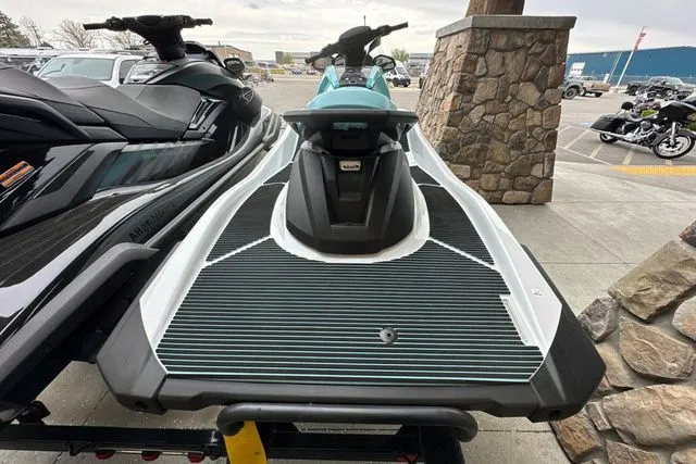 Slide: The Image of Yamaha VX-WHITE/MINT 2026 - 4