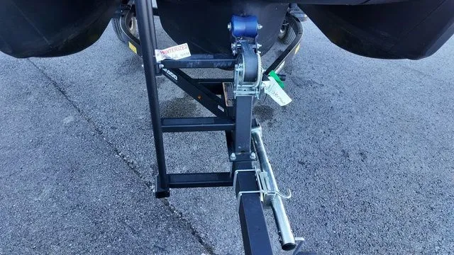 Slide: The Image of Sea-Doo Switch Compact 2024 - 7