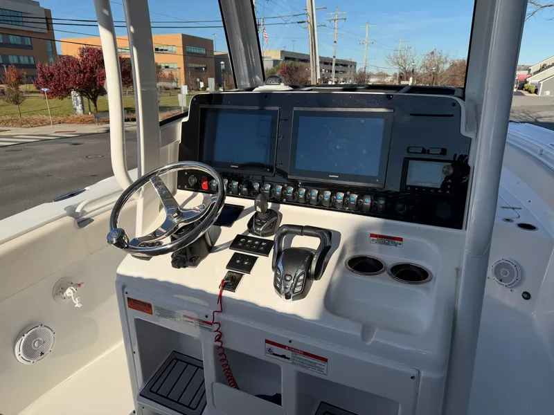 Slide: The Image of Sea Hunt Ultra 275 SE 2024 - 6