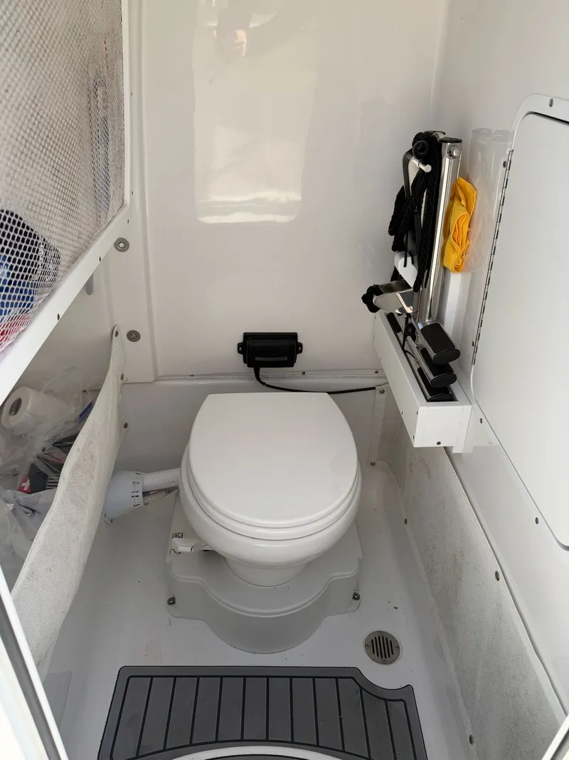 Slide: The Image of Sea Hunt Ultra 275 SE 2024 - 8