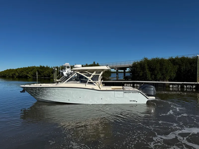 Slide: The Image of Grady-White Freedom 325 2022 - 10