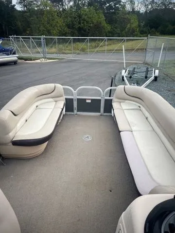 Slide: The Image of 2015 Sun Tracker PARTY BARGE® 24 XP3 with spacious seating and open deck layout. - 6