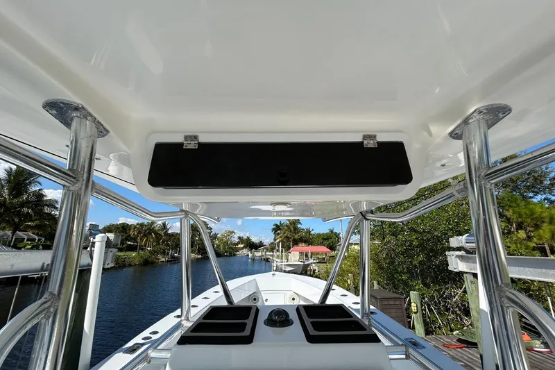 Slide: The Image of Center console of a 2006 Whitewater 28 boat with navigation equipment. - 21