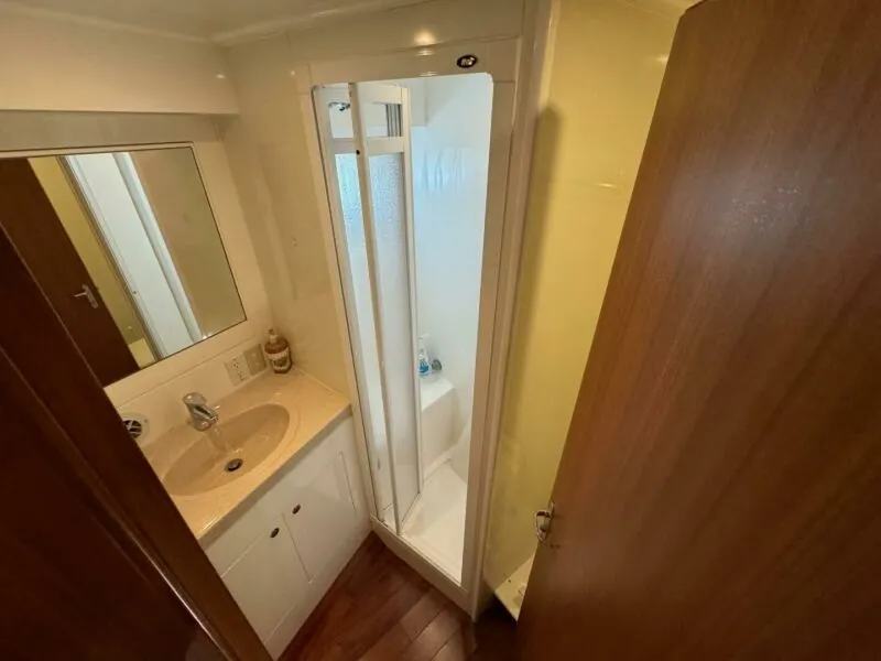 Slide: The Image of Forward VIP Ensuite - 27