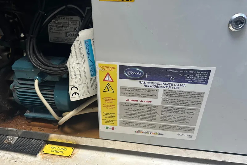 Slide: The Image of Engine compartment of a 2015 Azimut 55S with Ondaria refrigerant system label. - 37