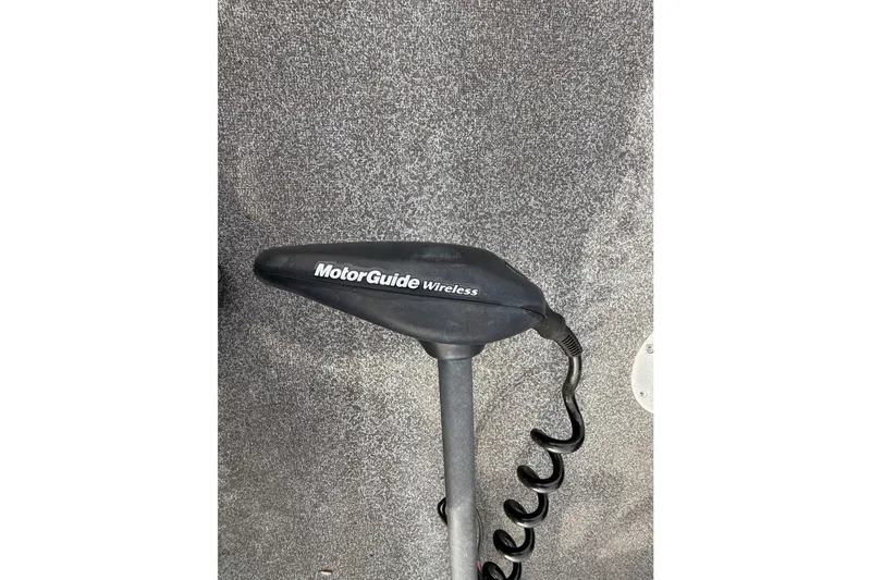 Slide: The Image of 2017 SUNTRACKER TRI-TOON, Fishin' Barge 22 DLX - 15