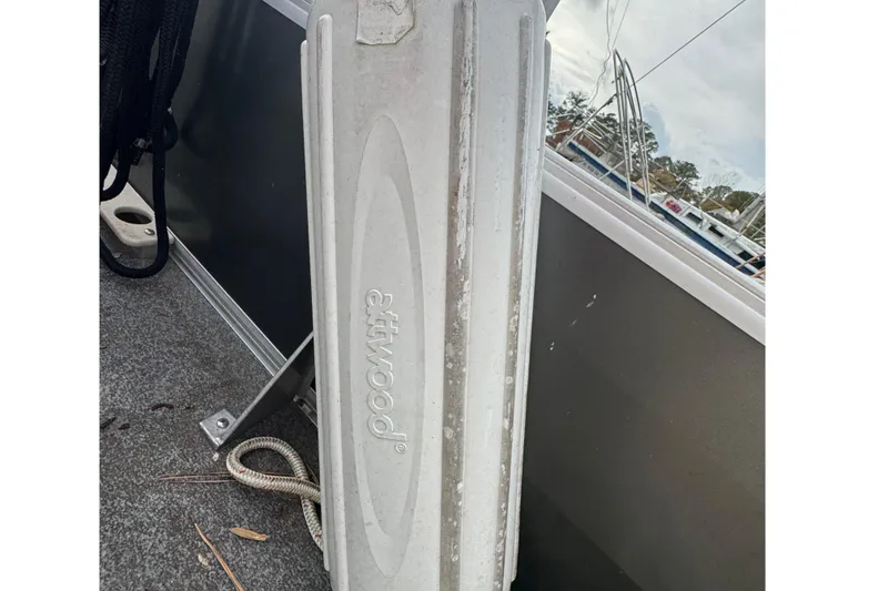 Slide: The Image of 2017 SUNTRACKER TRI-TOON, Fishin' Barge 22 DLX - 24