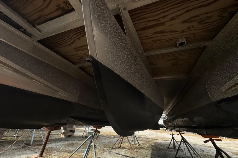 Slide: The Image of 2017 SUNTRACKER TRI-TOON, Fishin' Barge 22 DLX - 5