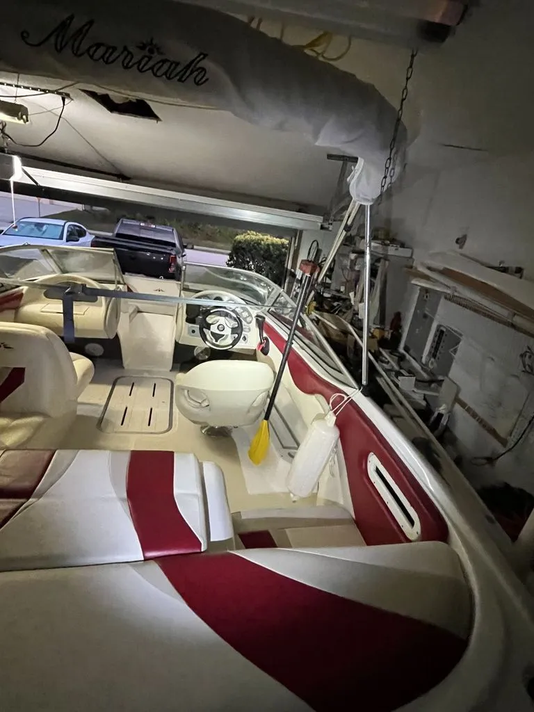 Slide: The Image of Mariah SX 19 Bowrider 2006 - 18