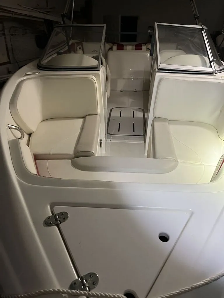 Slide: The Image of Mariah SX 19 Bowrider 2006 - 2