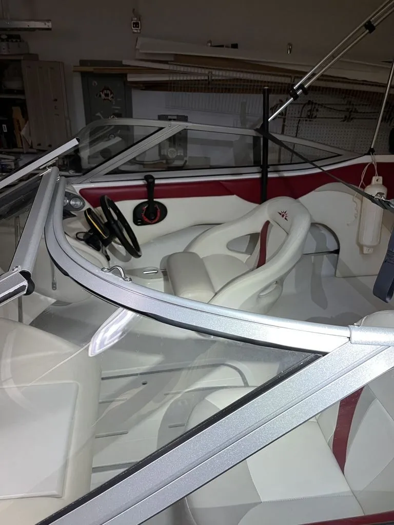 Slide: The Image of Mariah SX 19 Bowrider 2006 - 7