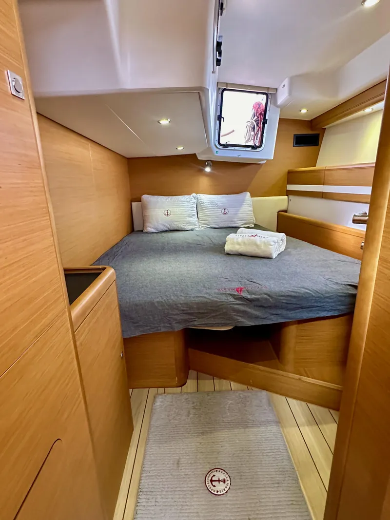 Slide: The Image of Jeanneau 57 2014 - 87