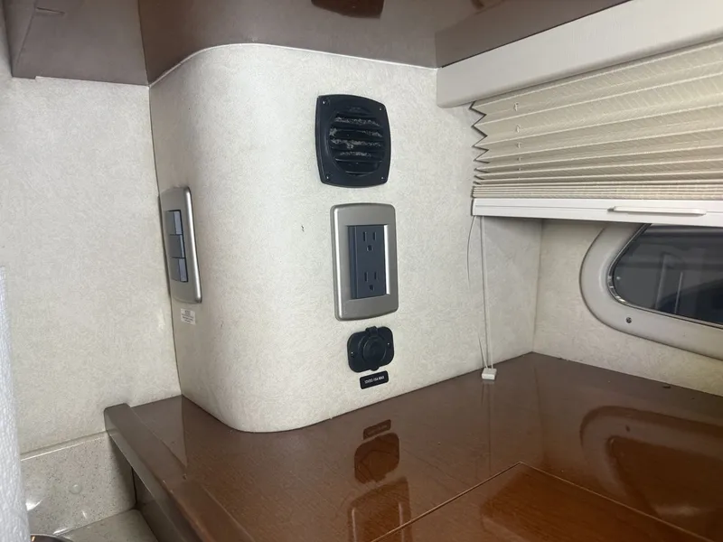 Slide: The Image of Sea Ray Sundancer 370 2012 - 11