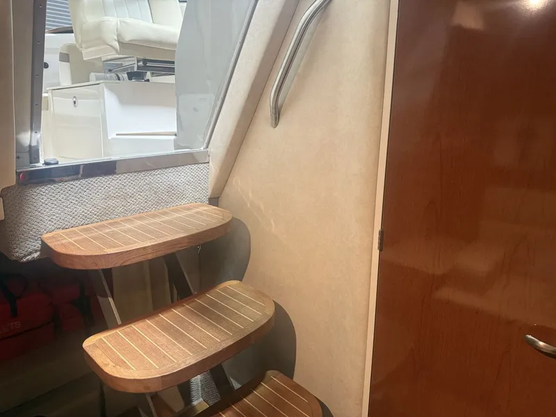 Slide: The Image of Sea Ray Sundancer 370 2012 - 25