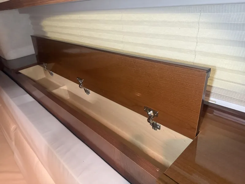 Slide: The Image of Sea Ray Sundancer 370 2012 - 27