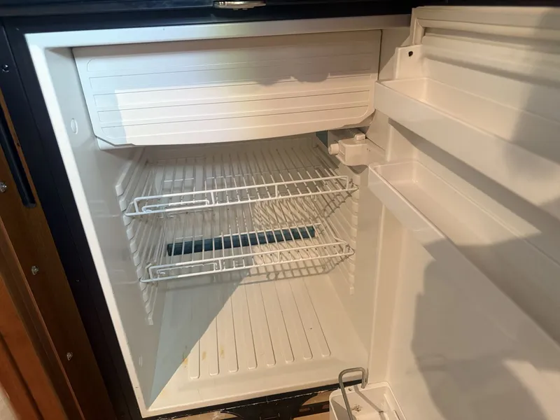 Slide: The Image of Sea Ray Sundancer 370 2012 - 29