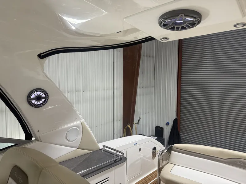 Slide: The Image of Sea Ray Sundancer 370 2012 - 35