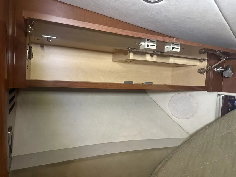 Slide: The Image of Sea Ray Sundancer 370 2012 - 36