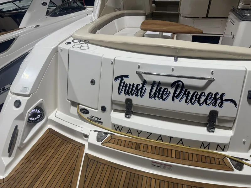 Slide: The Image of Sea Ray Sundancer 370 2012 - 38