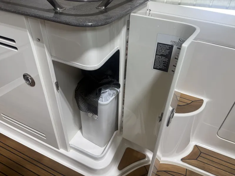 Slide: The Image of Sea Ray Sundancer 370 2012 - 48