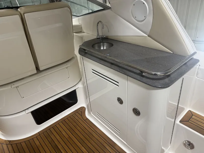 Slide: The Image of Sea Ray Sundancer 370 2012 - 50