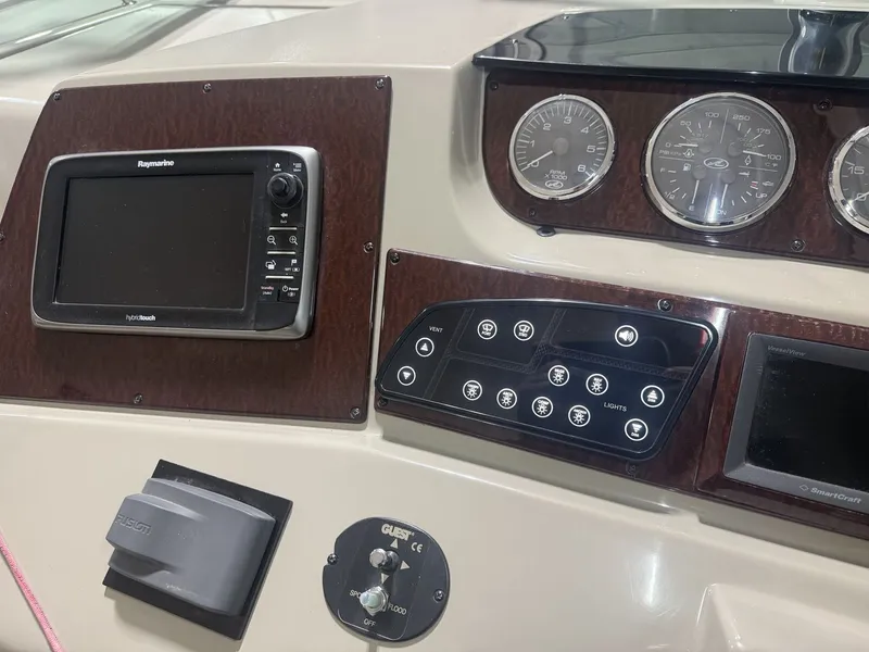 Slide: The Image of Sea Ray Sundancer 370 2012 - 52