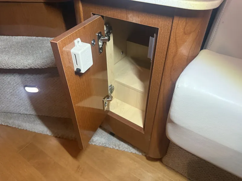 Slide: The Image of Sea Ray Sundancer 370 2012 - 60