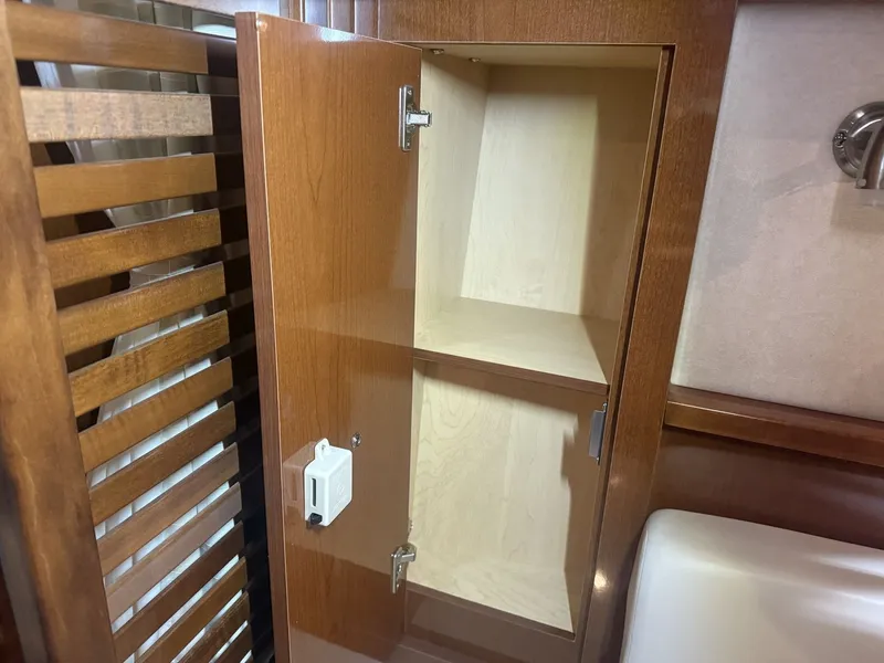 Slide: The Image of Sea Ray Sundancer 370 2012 - 68