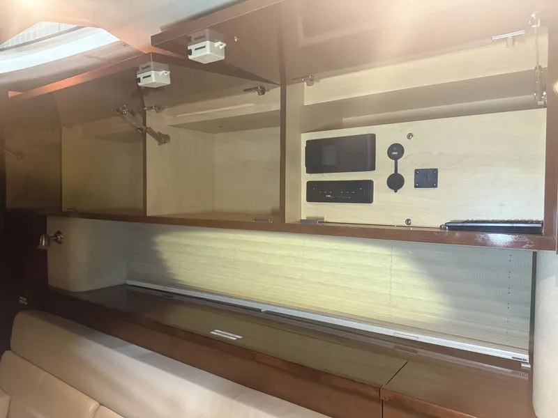 Slide: The Image of Sea Ray Sundancer 370 2012 - 9