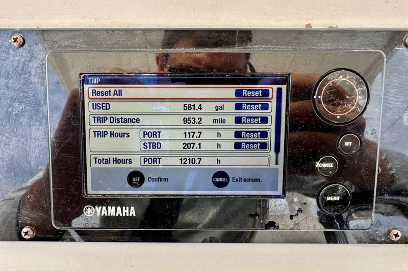 Slide: The Image of Yamaha display showing trip data on a 2014 Edgewater 280CC boat. - 25