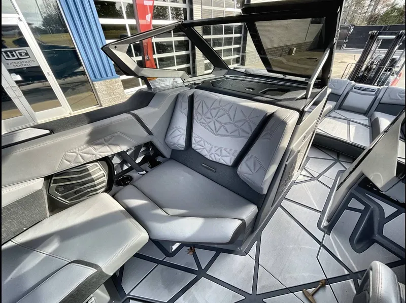 Slide: The Image of Nautique Super Air Nautique G25 Paragon 2025 - 10