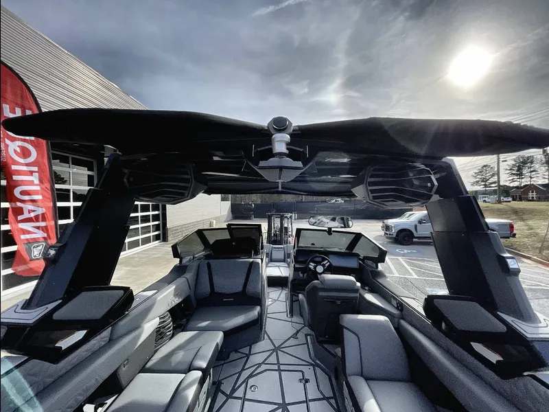 Slide: The Image of Nautique Super Air Nautique G25 Paragon 2025 - 17