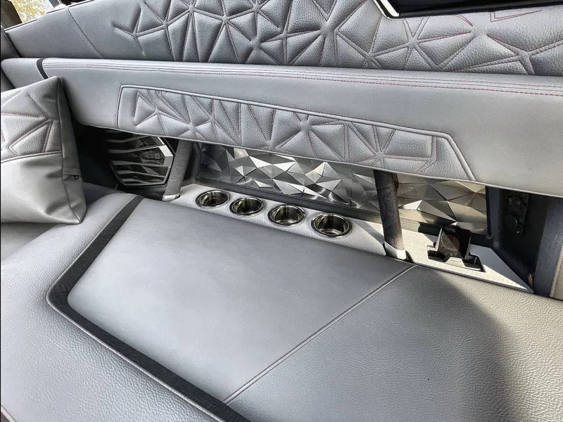 Slide: The Image of Nautique Super Air Nautique G25 Paragon 2025 - 18