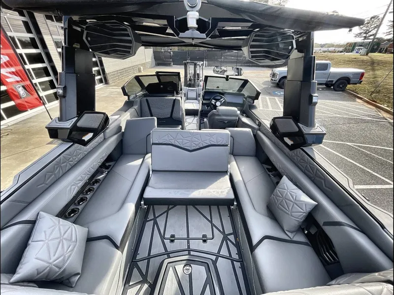 Slide: The Image of Nautique Super Air Nautique G25 Paragon 2025 - 21