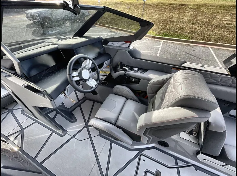 Slide: The Image of Nautique Super Air Nautique G25 Paragon 2025 - 4