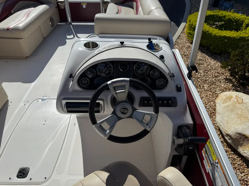 Slide: The Image of Hurricane Fundeck 216 2013 - 8