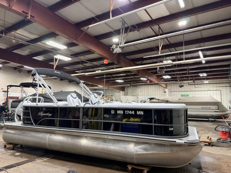 Slide: The Image of Bentley Pontoons 150HP Legacy 223 Navigator Quad Lounge Tritoon - $47995 2024 - 53